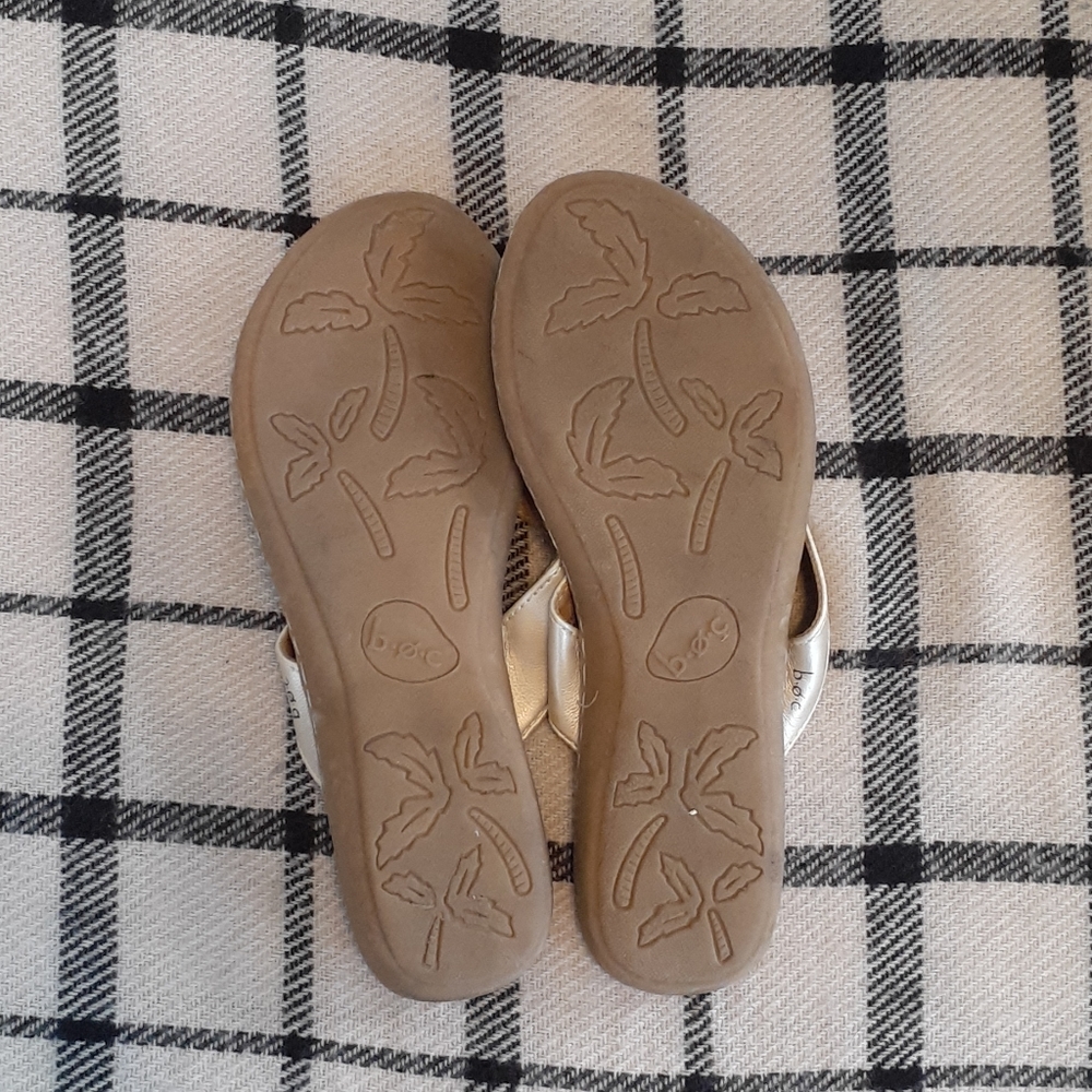 B.O.C. Gold Sandals - Picture 2 of 5